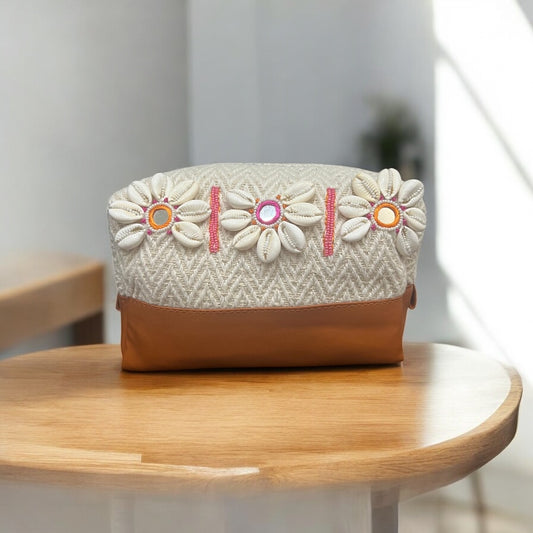 flowers shell pouch